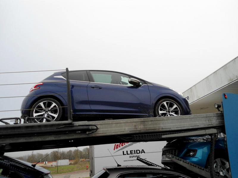 Un camion de Peugeot 208 surpris Langres 