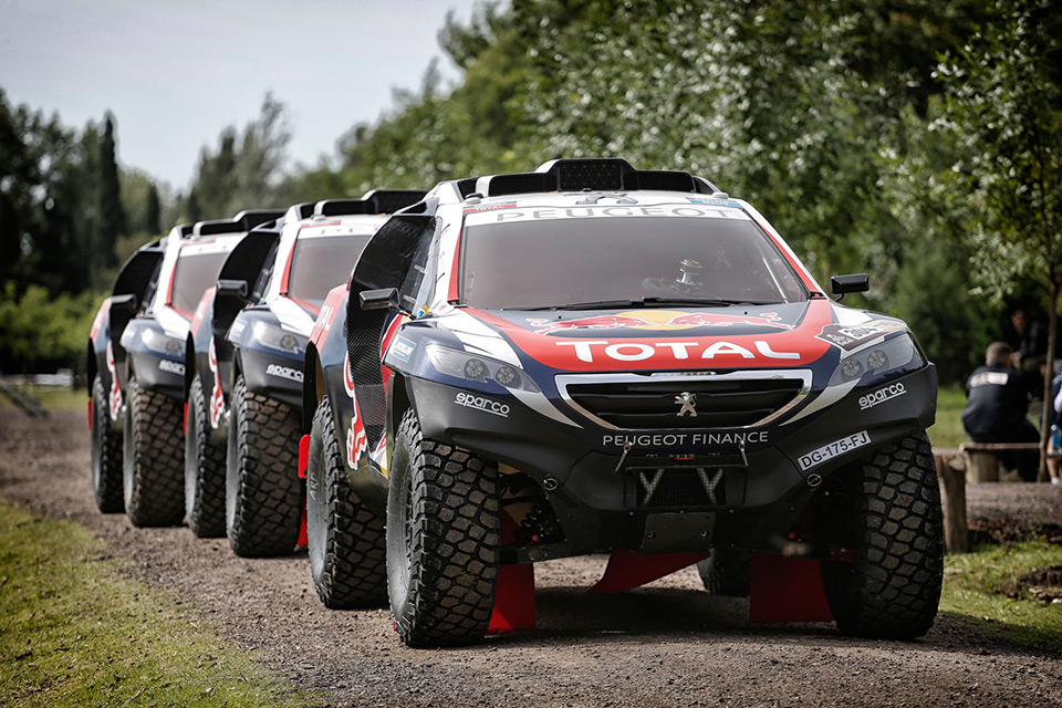 Peugeot 2008 DKR : la tête dans la course