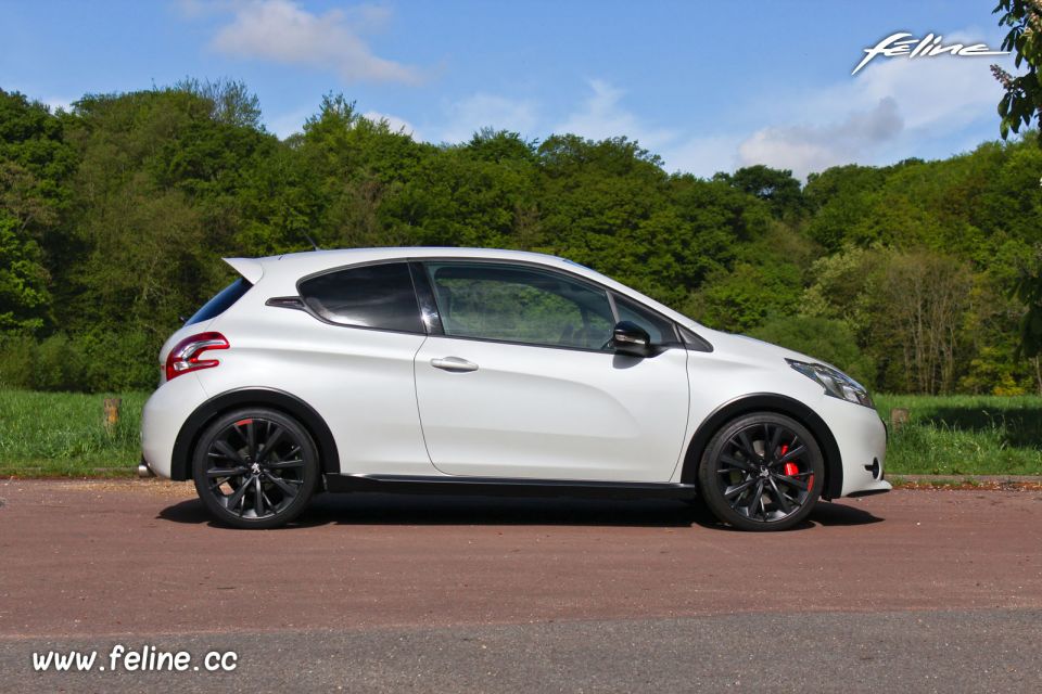 Essai Peugeot 208 GTi 30th - 1.6 THP 208