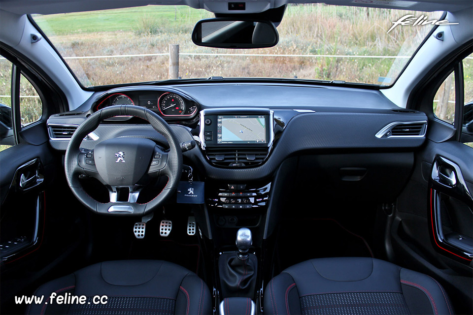 Photo intérieur Peugeot 2008 restylée (2016)