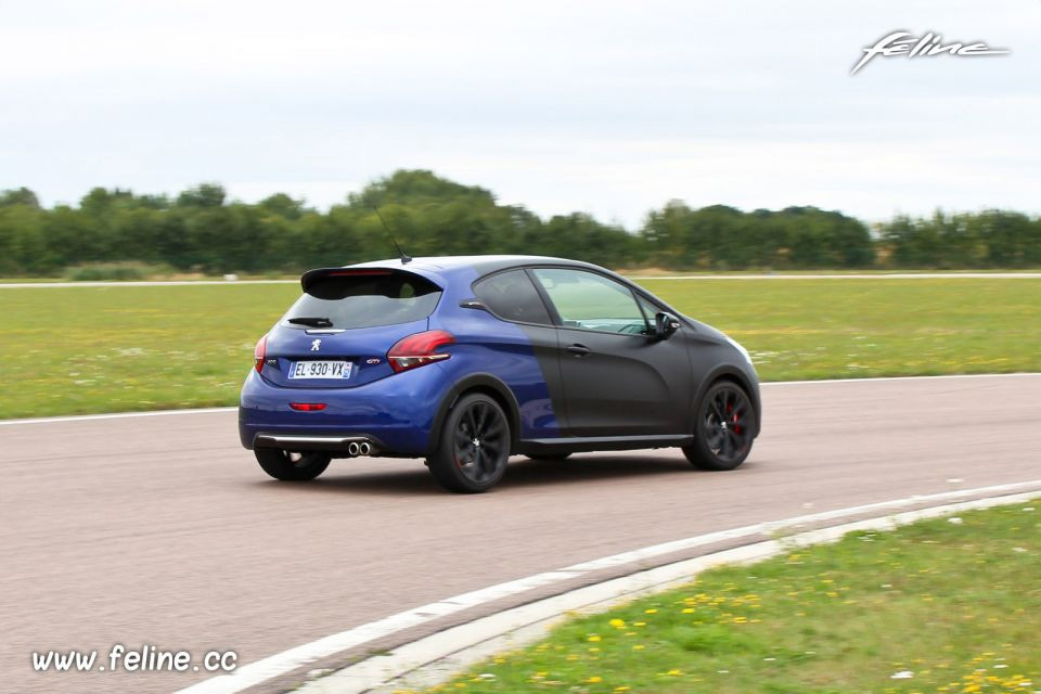 Photo essai piste Peugeot 208 GTi by Peugeot Sport (2017)