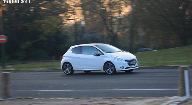 Peugeot 208 Blanc Banquise