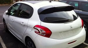 Une Peugeot 208 "Economique" croisée à Poissy !