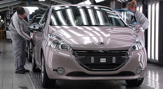Lancement de la production de la Peugeot 208 à Poissy