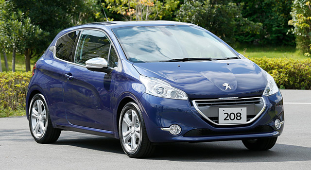 Peugeot 208 au Japon