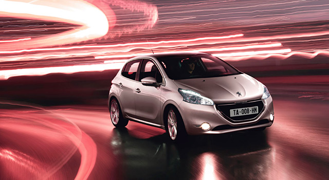 La Peugeot 208 est sacrée voiture de l'année 2013 de sa catégorie en Irlande !