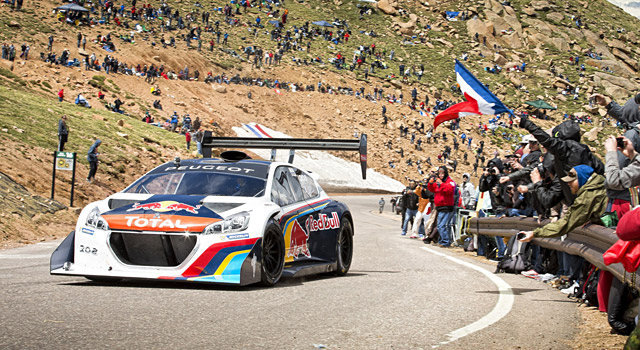 La Peugeot 208 T16 Pikes Peak, voiture de rallye de l'année 2013