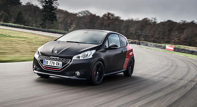 Peugeot 208 GTi 30th : les photos officielles des essais