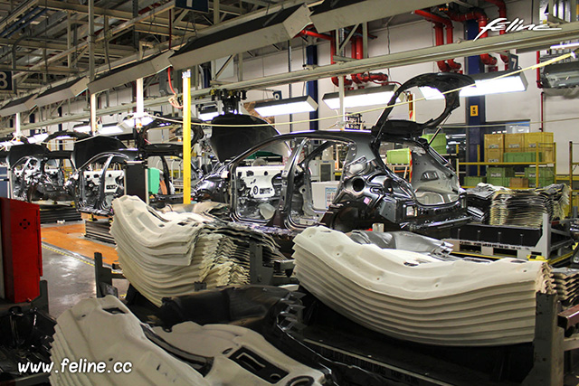 Fabrication de la Peugeot 208 à Poissy (78)