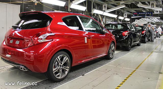 Fabrication de la Peugeot 208 à Poissy (78)