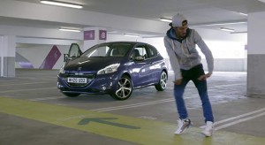 Peugeot 208 "Let Your Body Drive" avec Nonstop !