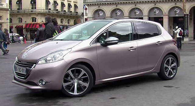 Présentation de la Peugeot 208 par Autodeclics