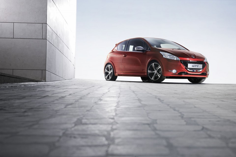 Peugeot 208 GTi Concept 1 001