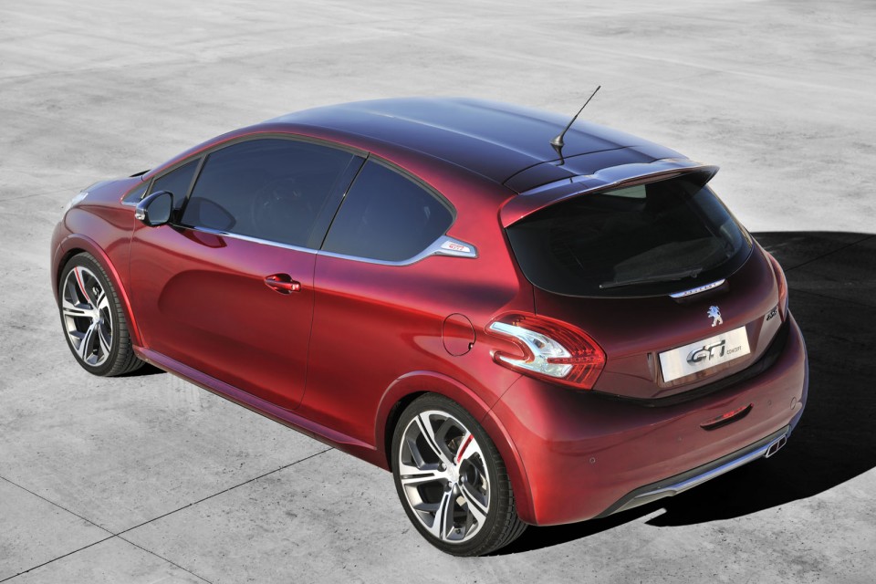 Peugeot 208 GTi Concept 1 006