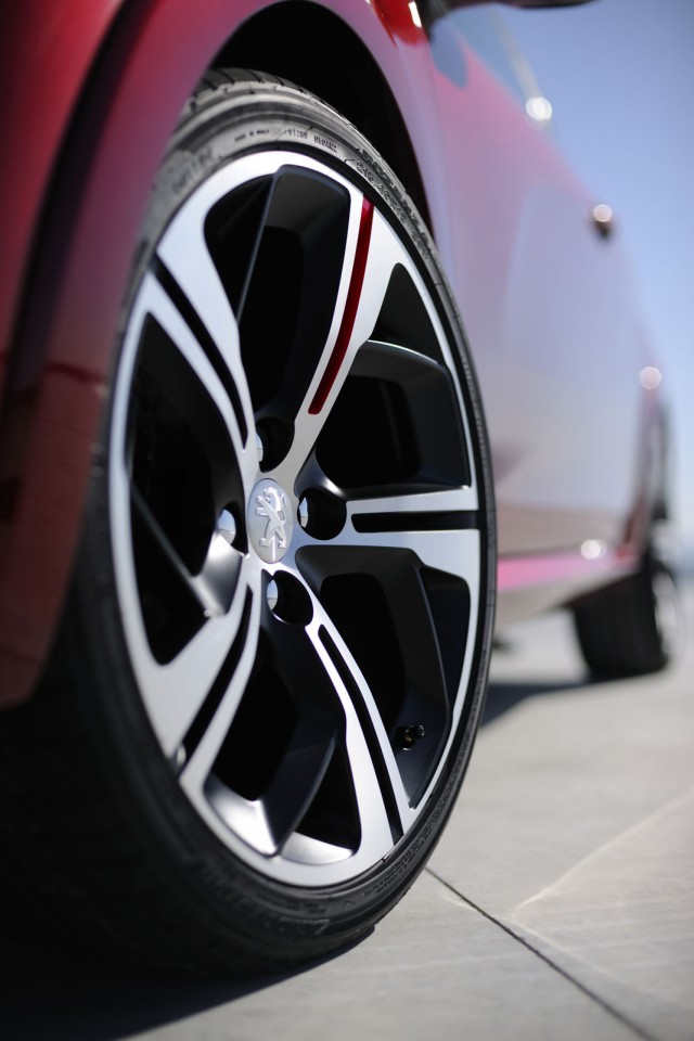 Jante Peugeot 208 GTi Concept 1 010