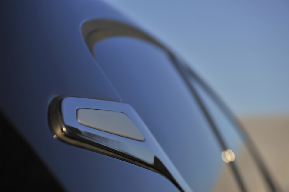 Enjoliveur de custode Peugeot 208 XY Concept 1 008