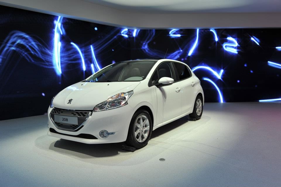 Peugeot 208 Active Blue Lion Blanc Banquise - Salon de Genève 2012 29