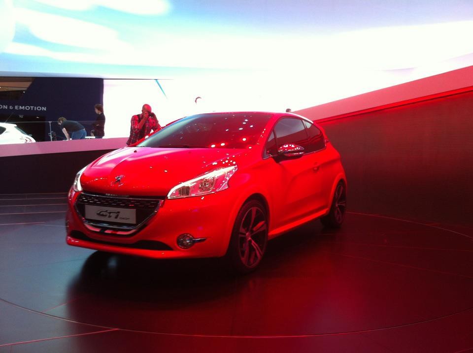 Peugeot 208 GTi Concept - Salon de Genève 2012 - 01