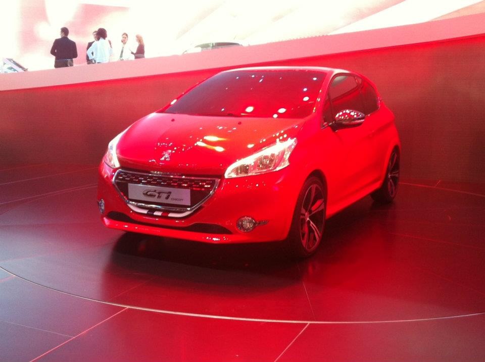 Peugeot 208 GTi Concept - Salon de Genève 2012 - 03