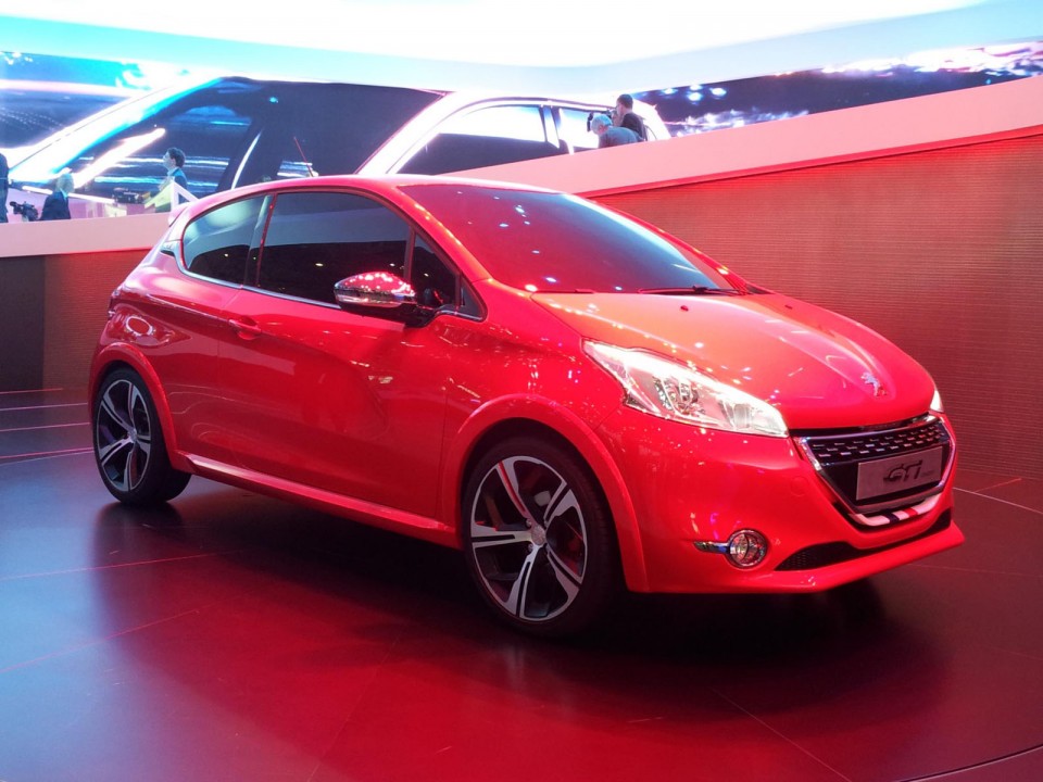 Peugeot 208 GTi Concept - Salon de Genève 2012 - 05