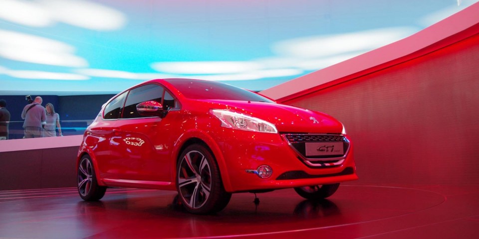 Peugeot 208 GTi Concept - Salon de Genève 2012 - 12