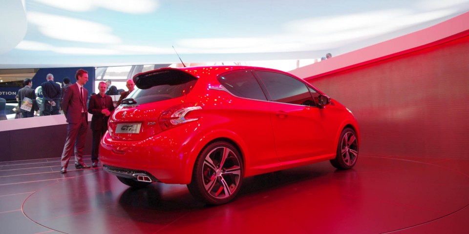Peugeot 208 GTi Concept - Salon de Genève 2012 - 14