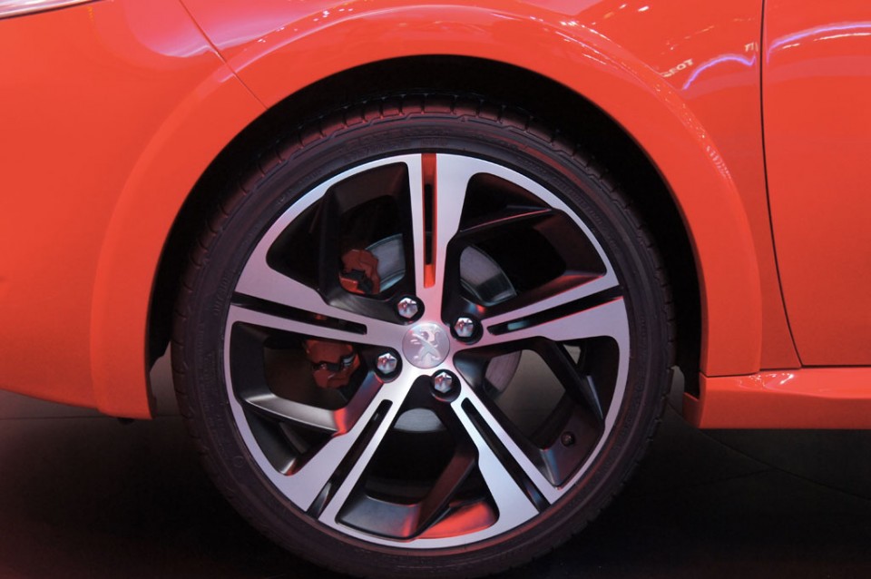 Peugeot 208 GTi Concept - Salon de Genève 2012 - 37