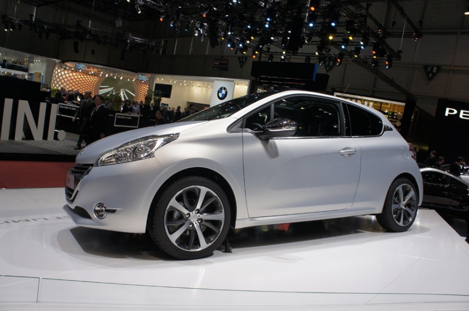 Peugeot 208 Ice Velvet - Salon de Genève 2012 - 03