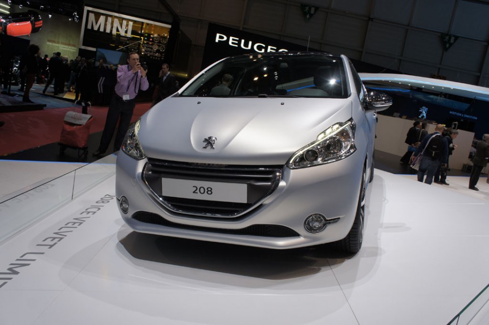 Peugeot 208 Ice Velvet - Salon de Genève 2012 - 04