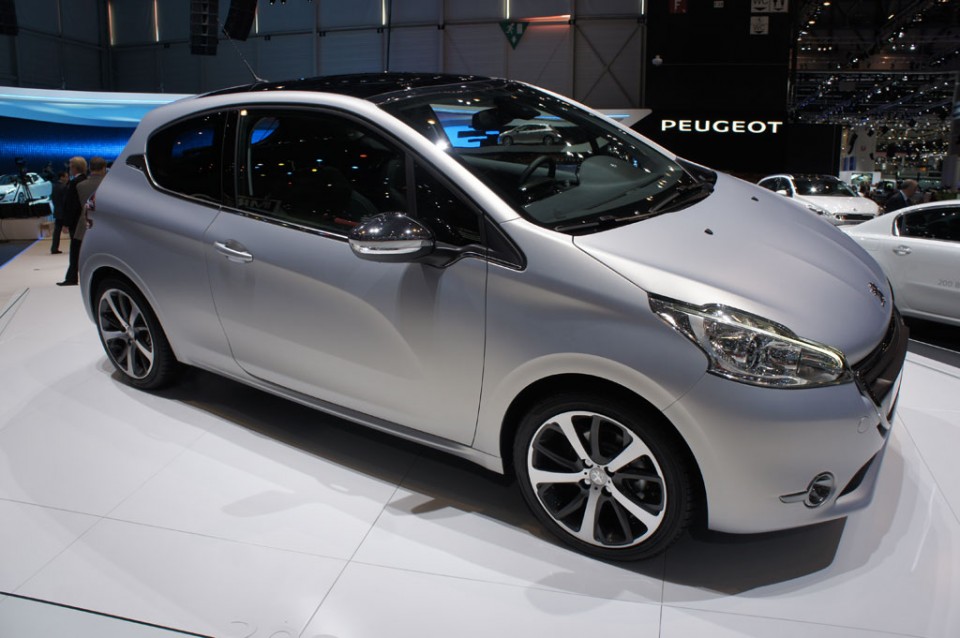 Peugeot 208 Ice Velvet - Salon de Genève 2012 - 08