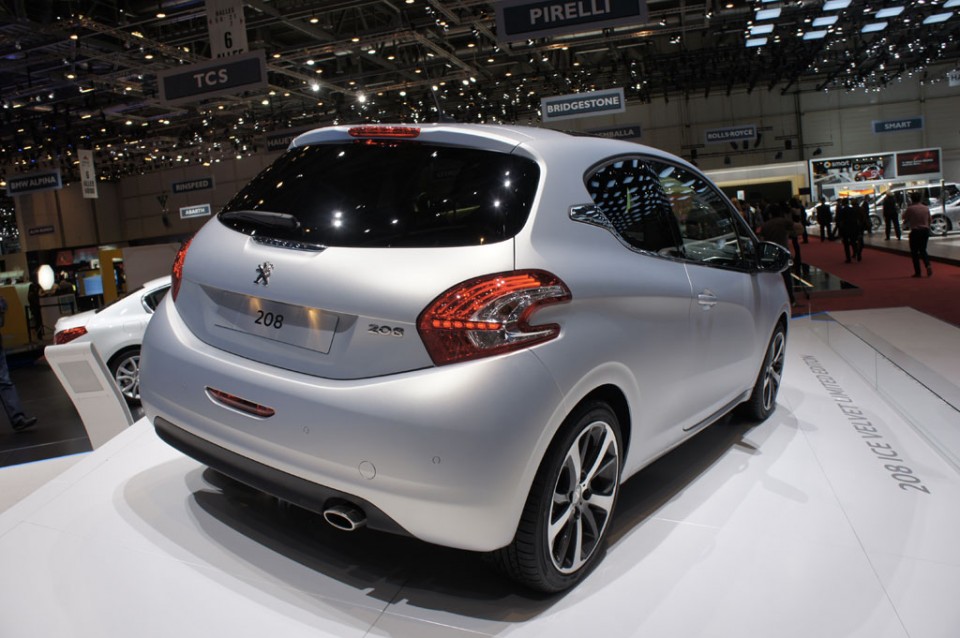 Peugeot 208 Ice Velvet - Salon de Genève 2012 - 10
