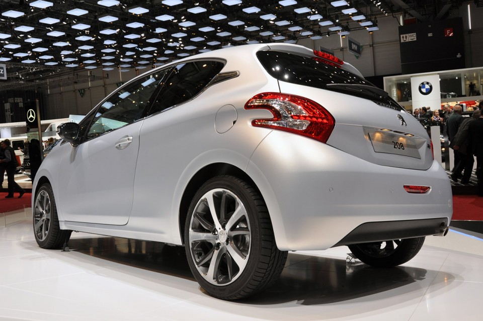 Peugeot 208 Ice Velvet - Salon de Genève 2012 - 32