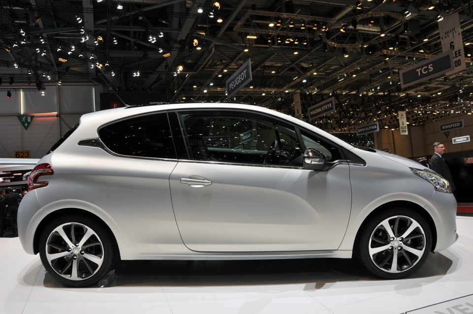 Peugeot 208 Ice Velvet - Salon de Genève 2012 - 35