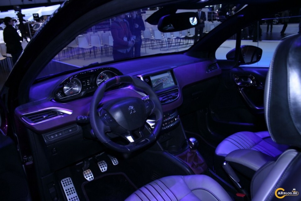 Peugeot 208 XY Concept - Salon de Genève 2012 - 05