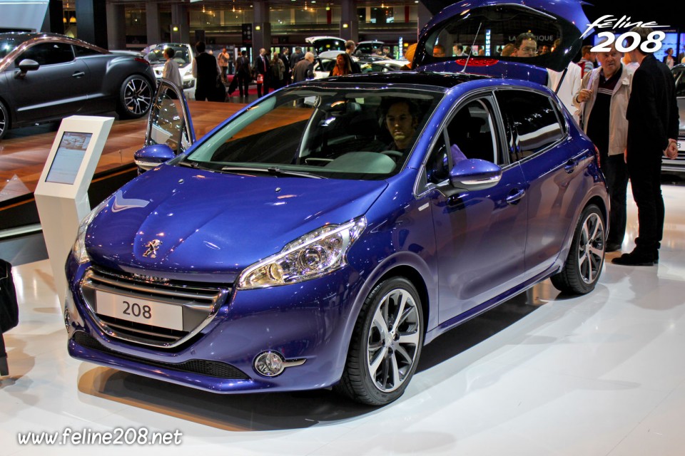 Peugeot 208 Intuitive Bleu Virtuel 1.6 e-HDi 92 - Mondial de Paris 2012 - 6-001