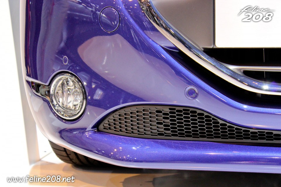 Capteur Park Assist Peugeot 208 Intuitive Bleu Virtuel 1.6 e-HDi 92 - Mondial de Paris 2012 - 6-007