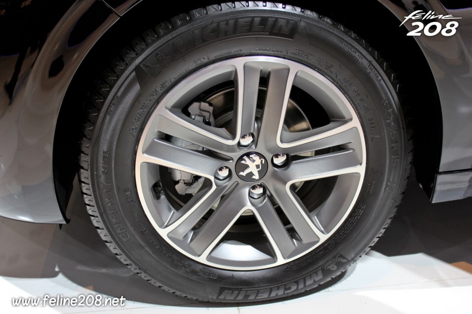 Jante aluminium Argon 15" Peugeot 208 - Mondial de Paris 2012 - 3-005