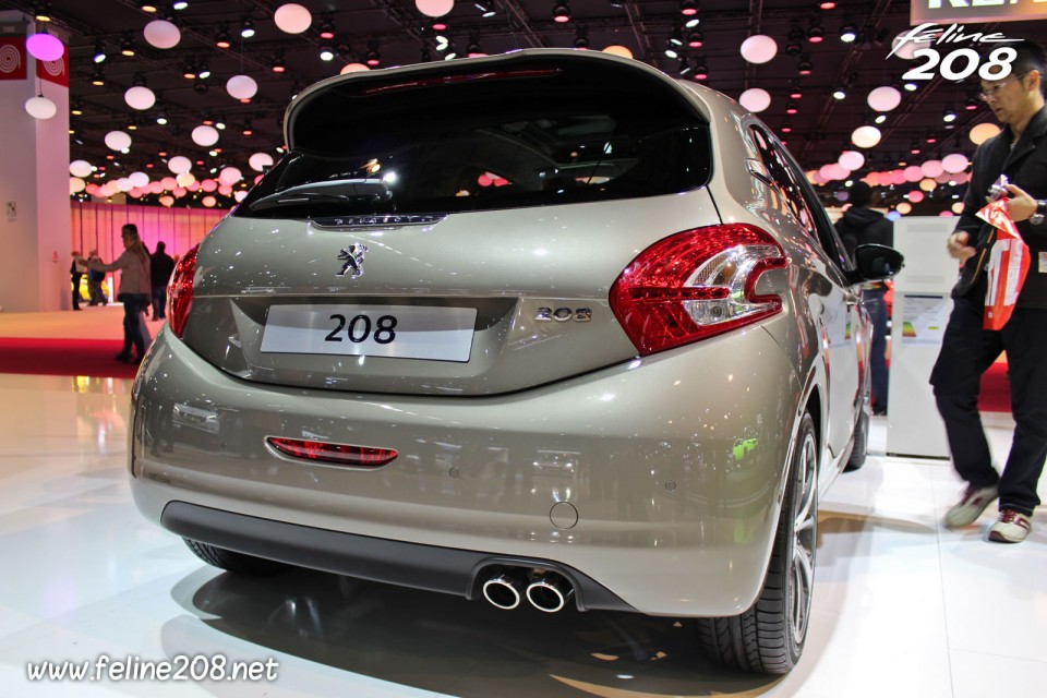 Vue arrière Peugeot 208 Féline Spirit Grey 1.6 THP 155 - Mondial de Paris 2012 - 7-005