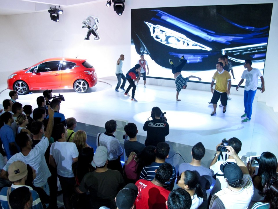 Let Your Body Drive Show Peugeot 208 - Salon de Sao Paulo 2012 - 1-003