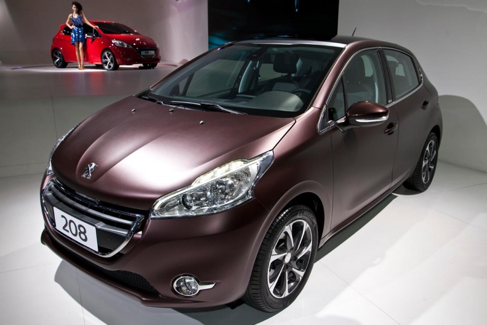 Peugeot 208 Premier et 208 GTi Concept - Salon de Sao Paulo 2012 - 1-010