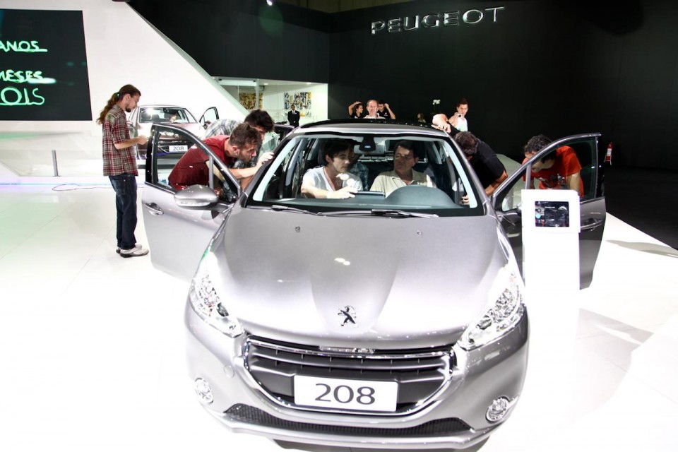 Face Peugeot 208 Spirit Grey - Salon de Sao Paulo 2012 - 1-018