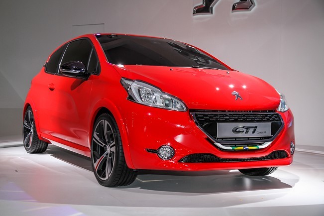 3/4 avant Concept Peugeot 208 GTi - Salon de Sao Paulo 2012 - 2-001
