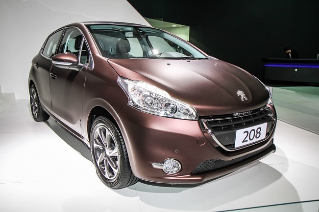 Peugeot 208 Premier Rouge Noir Satiné - Salon de Sao Paulo 2012 - 2-005