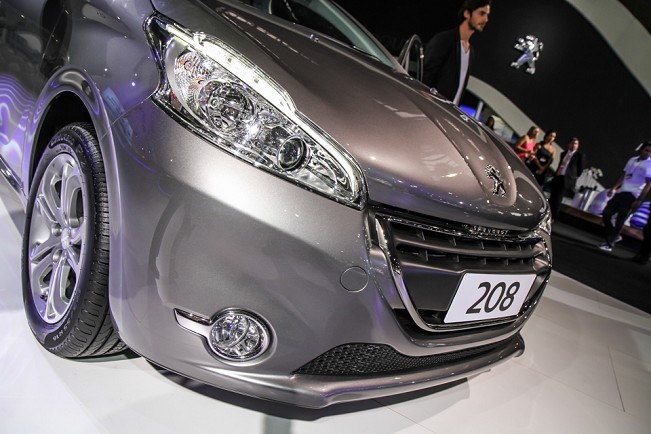 Face avant Peugeot 208 - Salon de Sao Paulo 2012 - 2-013