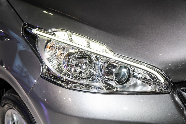 Phare Peugeot 208 - Salon de Sao Paulo 2012 - 2-014