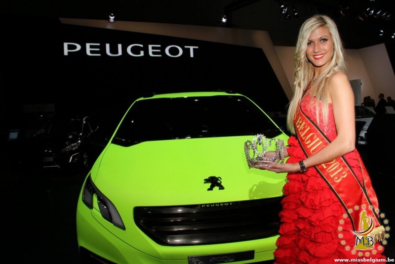 Peugeot 2008 Concept et Miss Belgique 2013 au Salon de Bruxelles - 10