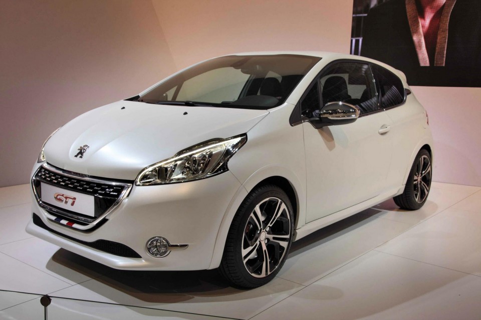 Peugeot 208 GTi - Brussels International Motor Show 2013 - 01