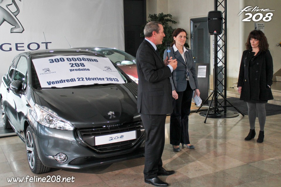 Remise des clés de la 300 000 ème Peugeot 208 à Poissy - 004