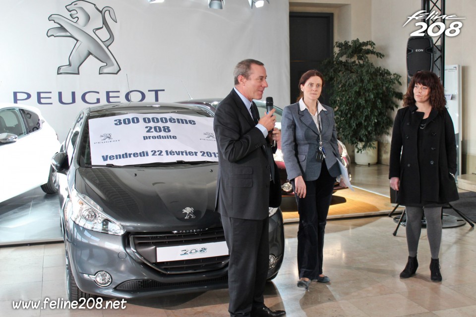 Remise des clés de la 300 000 ème Peugeot 208 à Poissy - 005