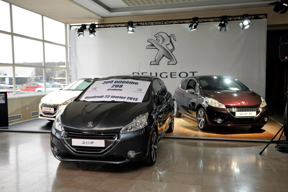 Remise des clés de la 300 000 ème Peugeot 208 à Poissy - 013